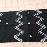 Chemin de Tapis Berbère Noir à Motifs Zébrés - Fait Main