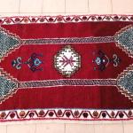 Tapis Berbère Traditionnel Rouge avec Motifs Ethniques - Fait Main