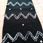 Chemin de Tapis Berbère Noir à Motifs Zébrés - Fait Main